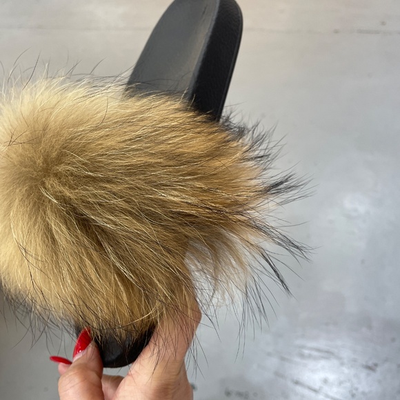 Faux Fur Slides, Furry Slippers for Women Fuzzy Fluffy Sandals Shoes - Picture 3 of 3